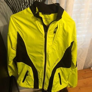 Brooks medium reflective running jacket